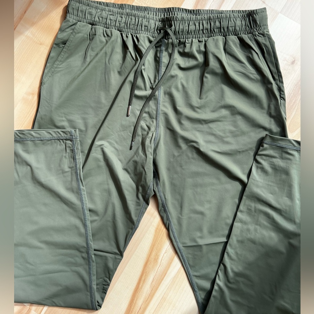 ZYIA women’s Olive Green Everywhere pants